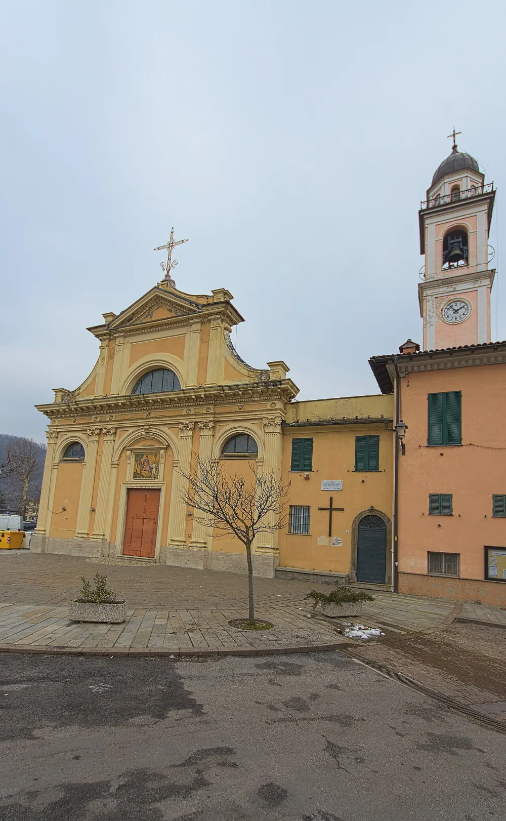 Chiesa di San Martino Vescovo (Ronco Scrivia), Ronco Scrivia — exterior
