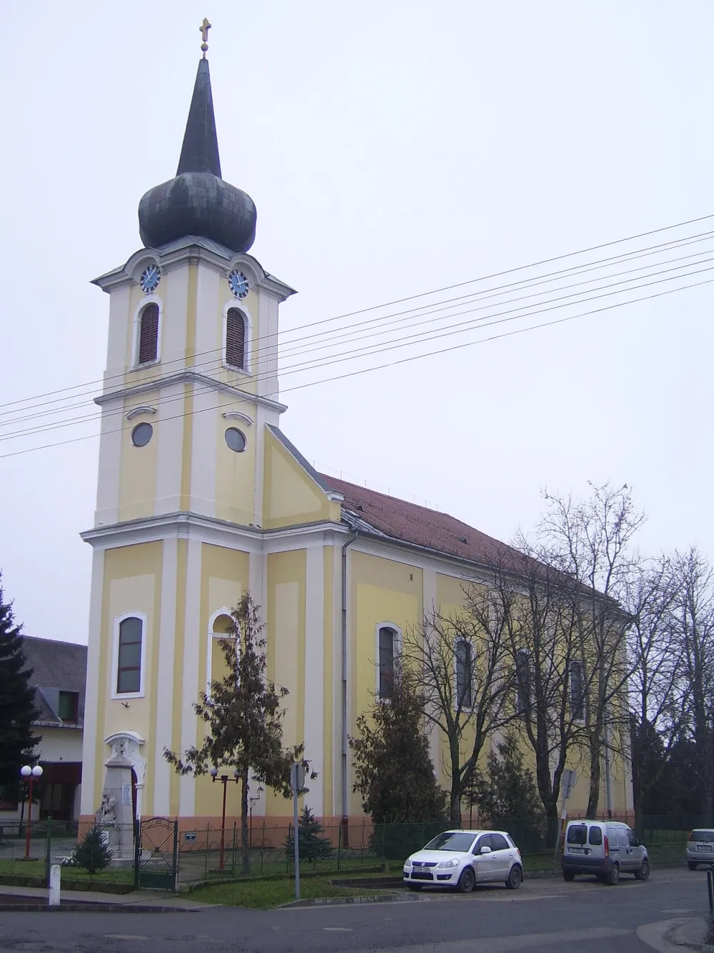 Dabas-Sári templom, Dabas — exterior