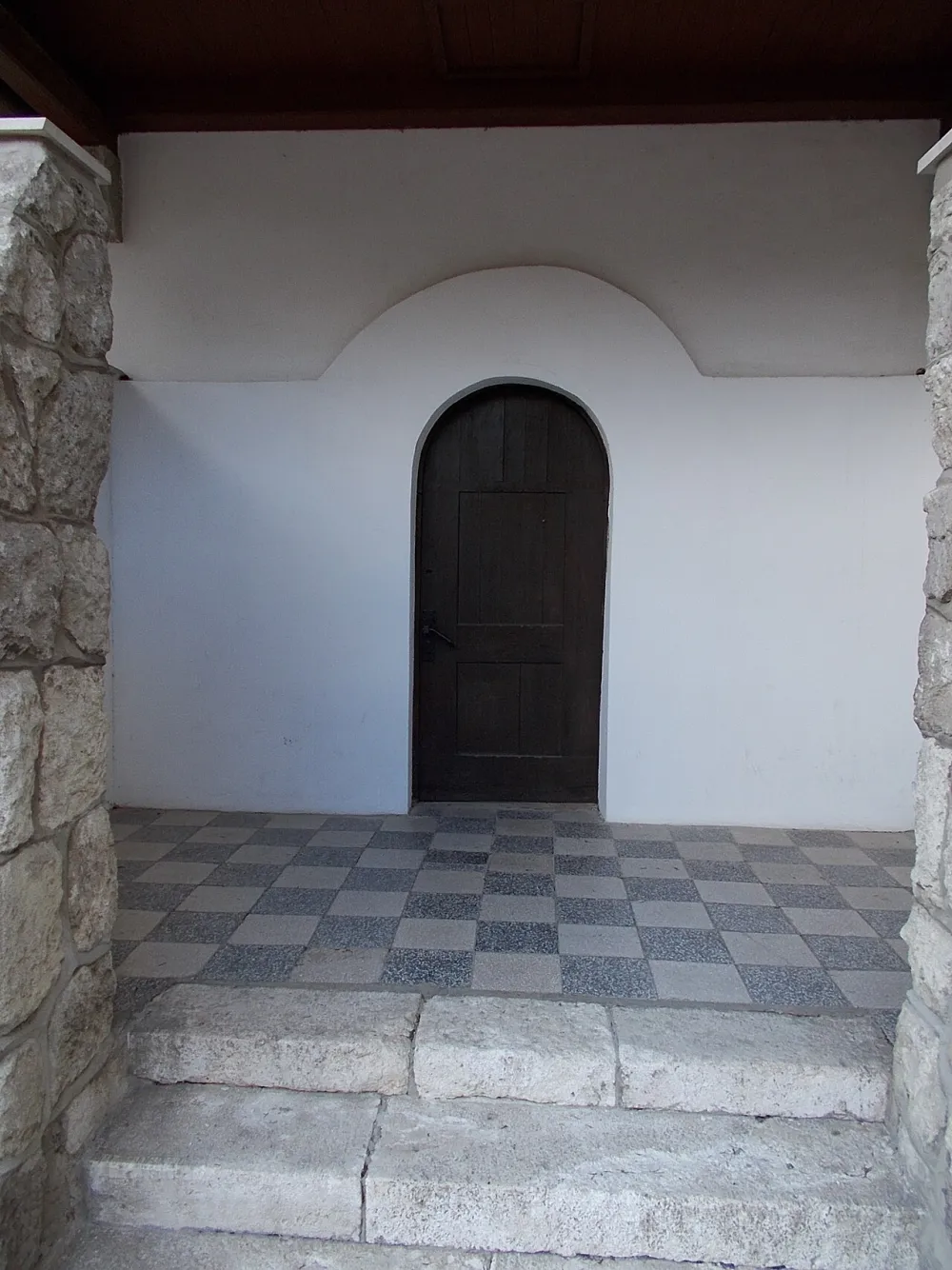 Havas Boldogasszony-templom, Zebegény — exterior
