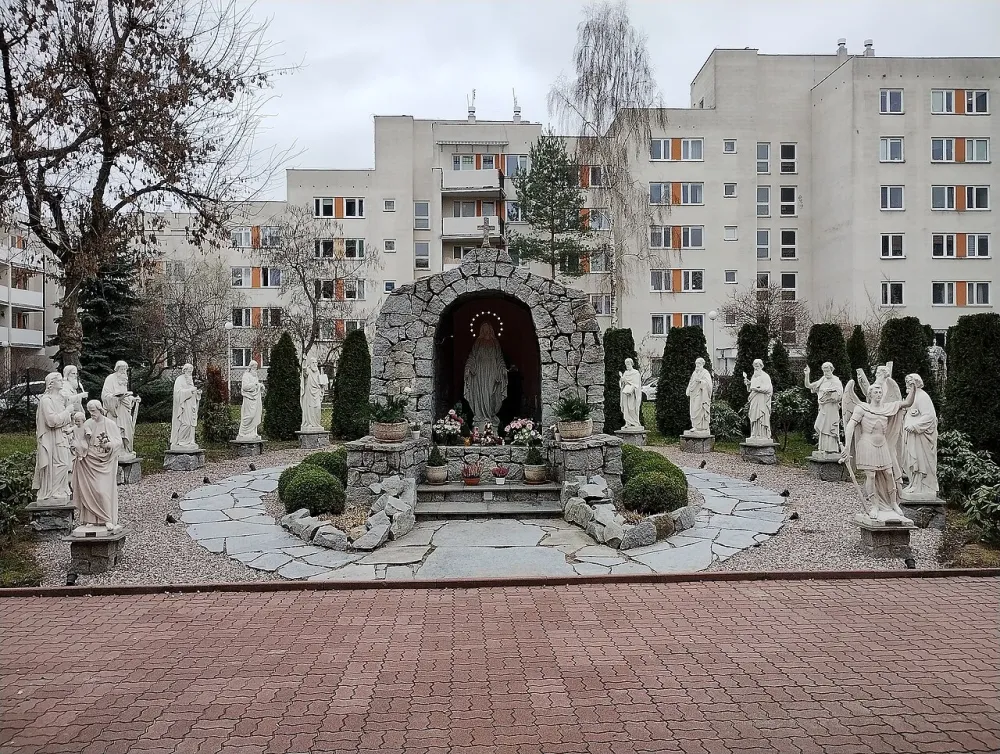 Św. Maksymiliana Marii Kolbego, Warszawa, Warszawa — exterior