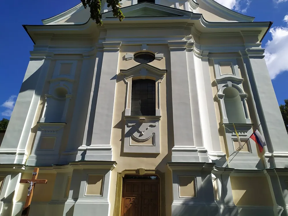 Farský kostol sv. Klimenta , Močenok — exterior