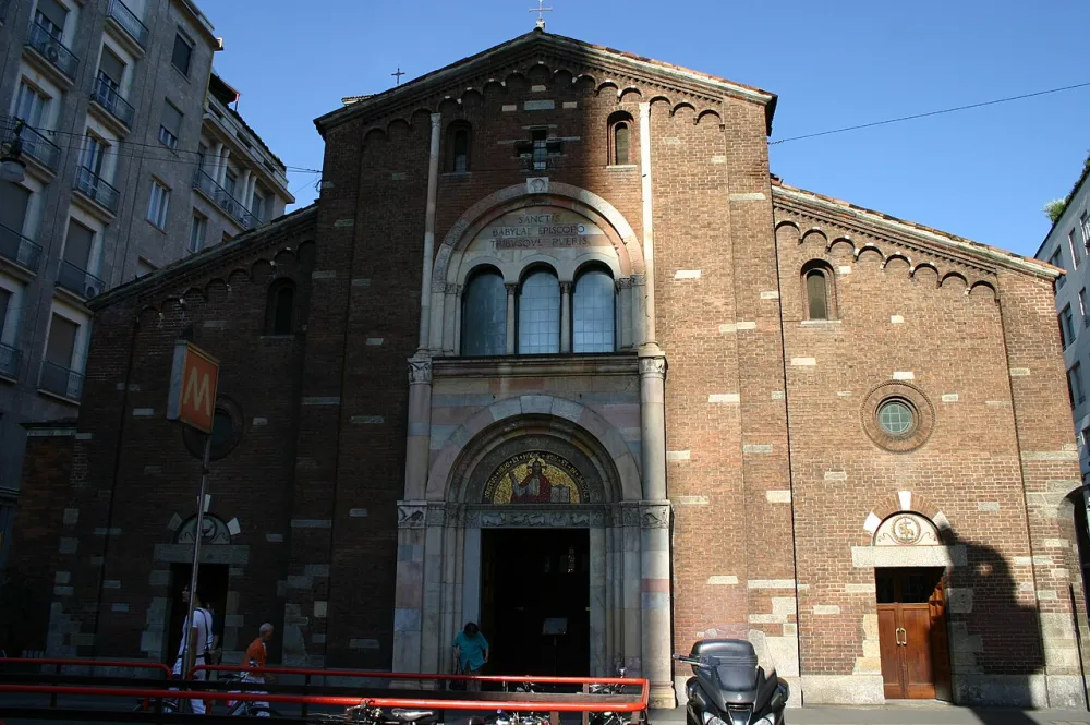 Chiesa di San Babila (Milano), Milano — exterior