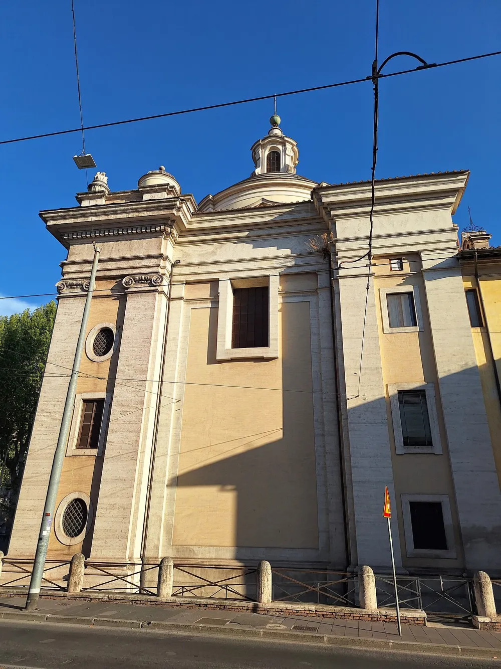 SS. Marcellino e Pietro al Laterano (Roma), Roma — exterior