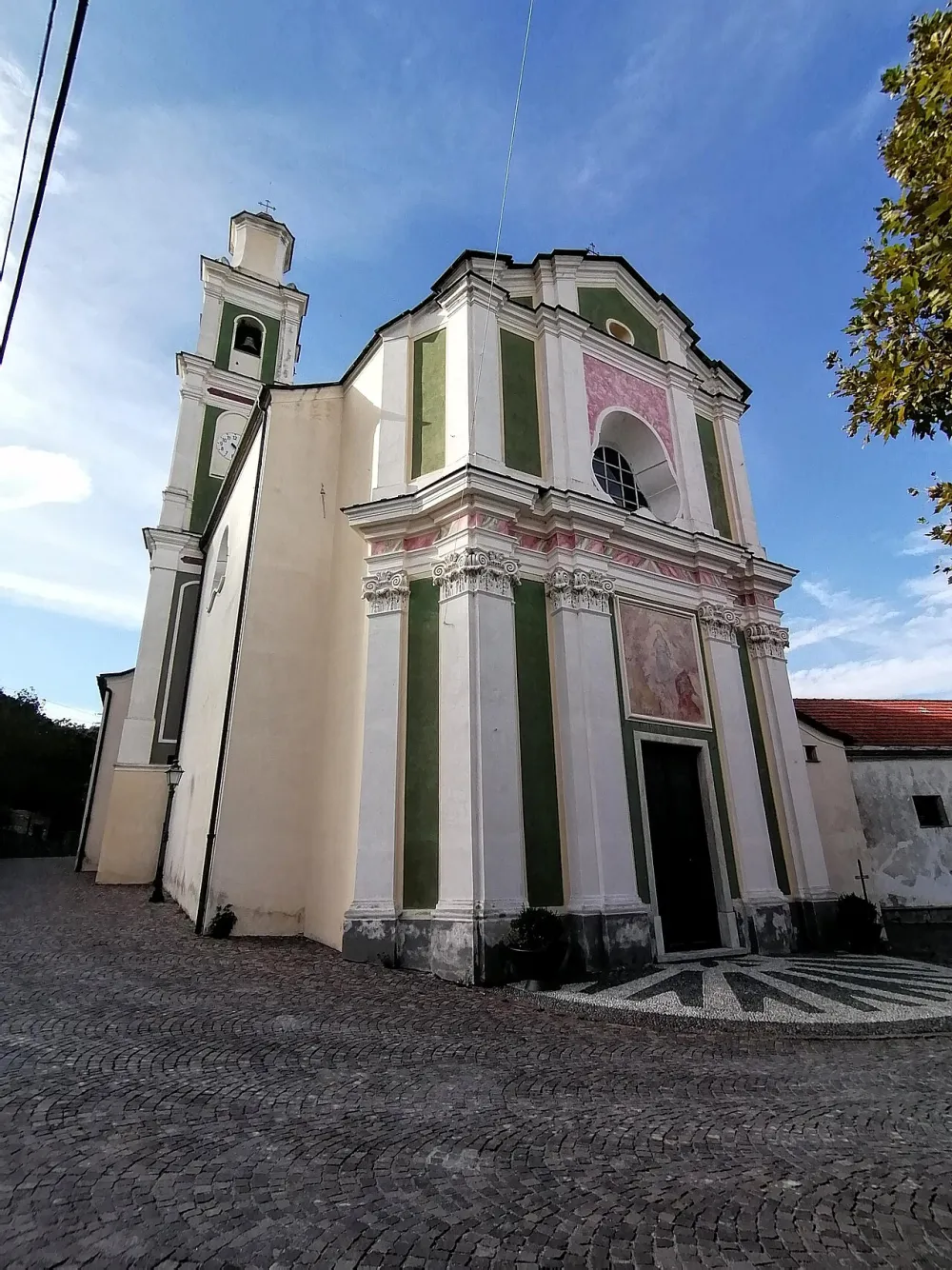 Chiesa parrocchiale dei Santi Pietro e Paolo, Noli — exterior