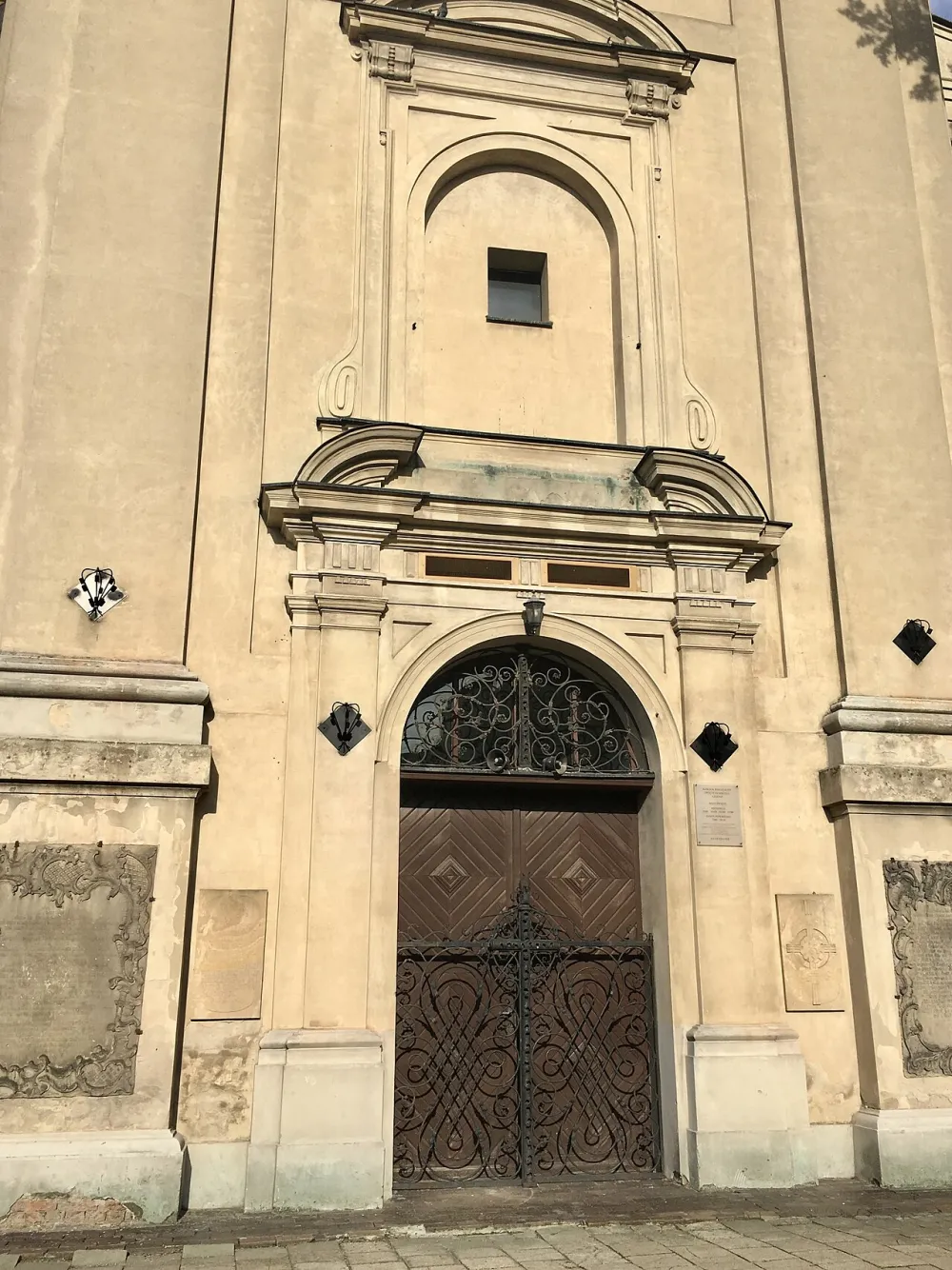 Świętego Krzyża, Leszno, Leszno — exterior