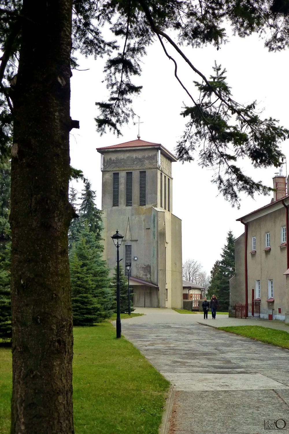 Podwyższenia Krzyża Świętego, Brzeziny, Brzeziny — exterior