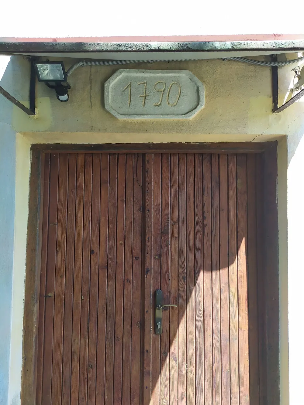 Kostol sv. Šimona a Júdu, Bacúrov — exterior