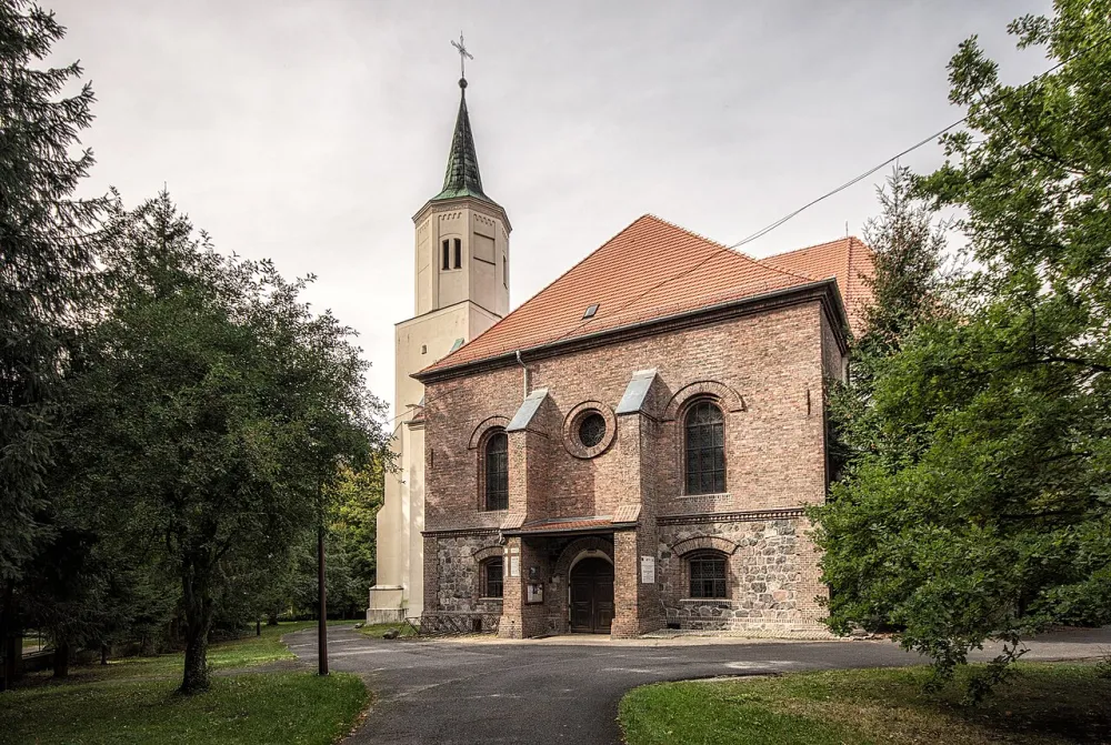 Św. Michała Archanioła, Sława, Sława — exterior