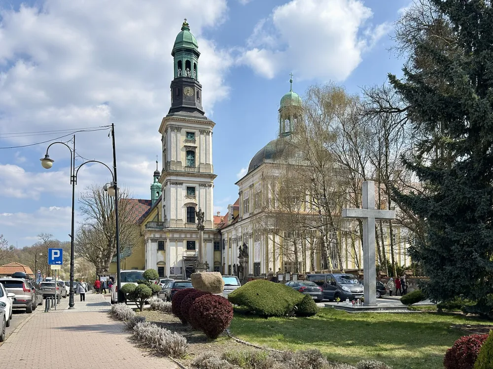 Św. Bartłomieja Apostoła i Św. Jadwigi, Trzebnica, Trzebnica — exterior