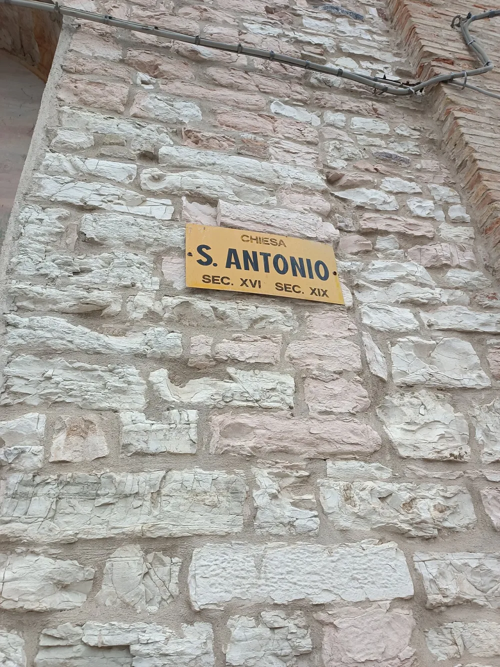 Chiesa di Sant'Antonio Abate (Fossombrone), Fossombrone — exterior