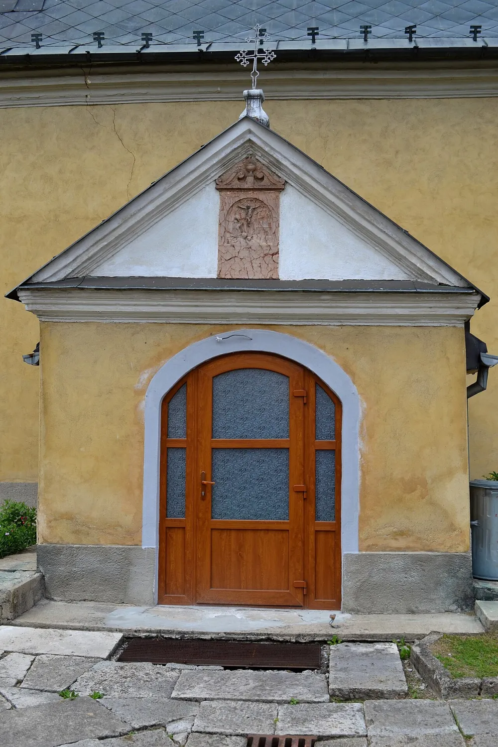 Farský kostol sv. Kataríny Alexandrijskej, Nižné Ružbachy — exterior