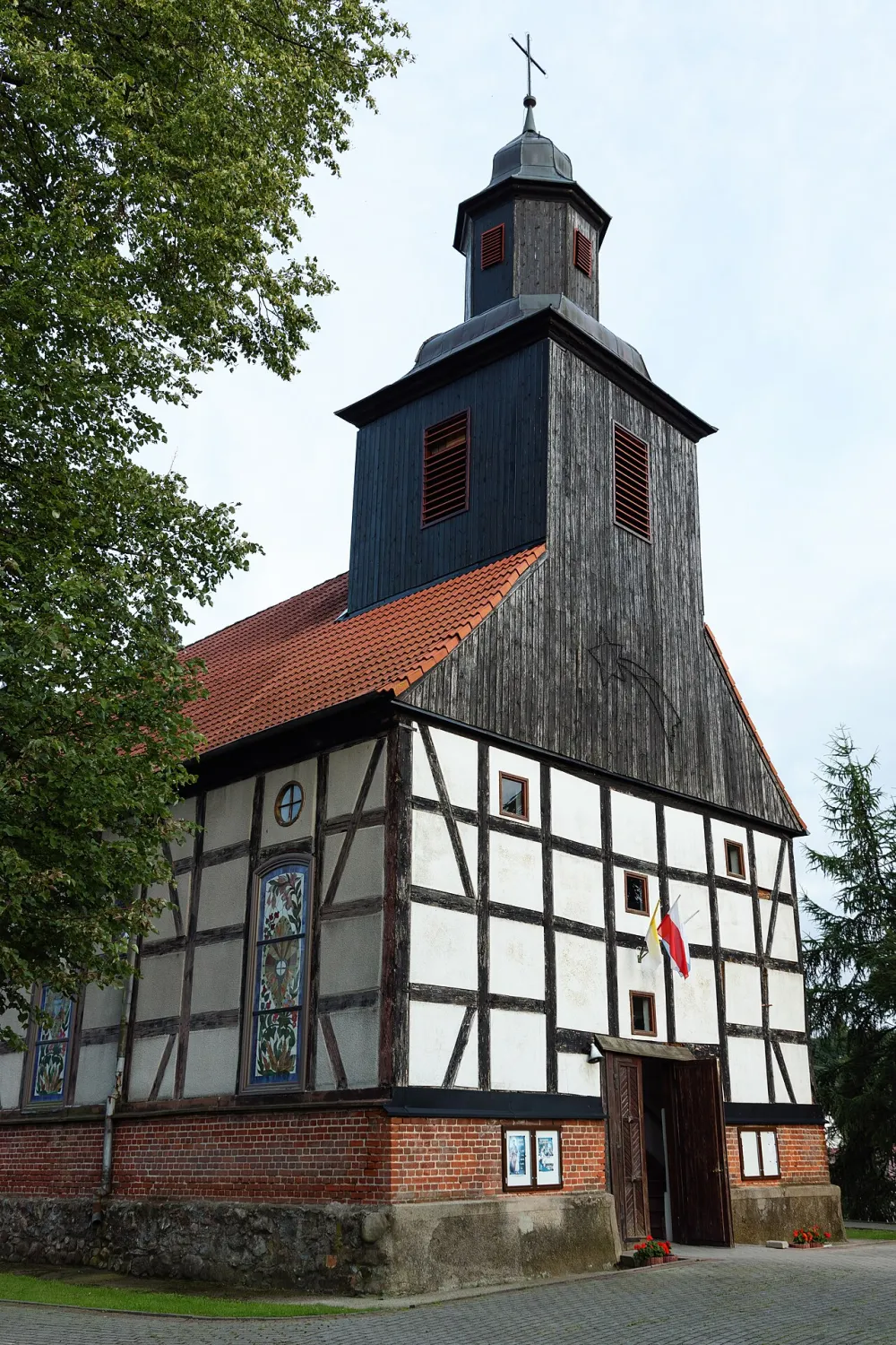 Św. Jakuba Apostoła i Św. Mikołaja Biskupa, Mechowo, Mechowo — exterior