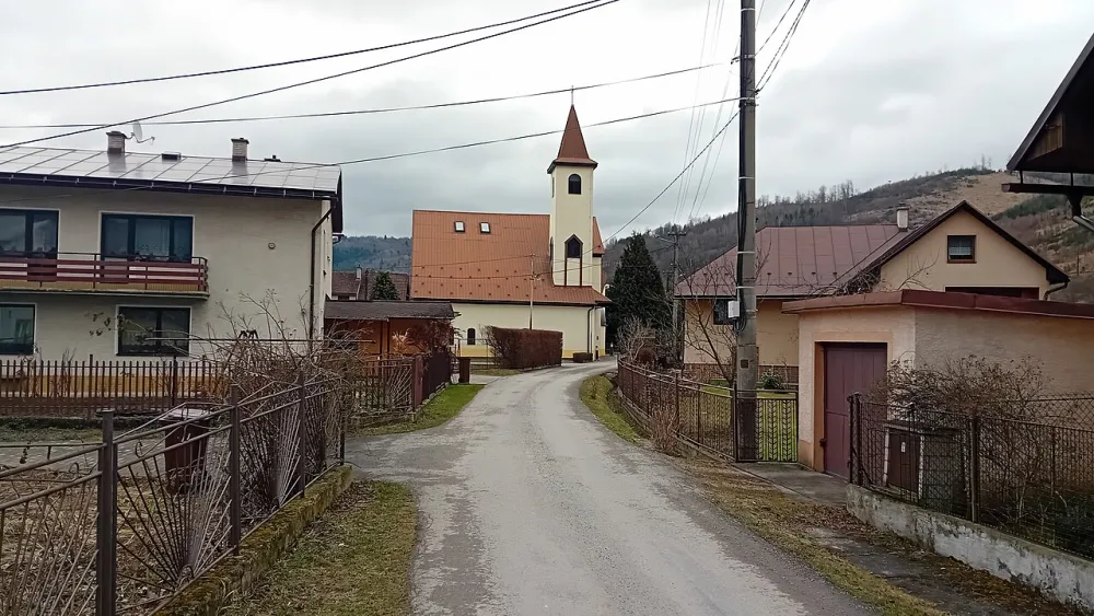 Kostol Sedembolestnej Panny Márie, Dunajov — exterior
