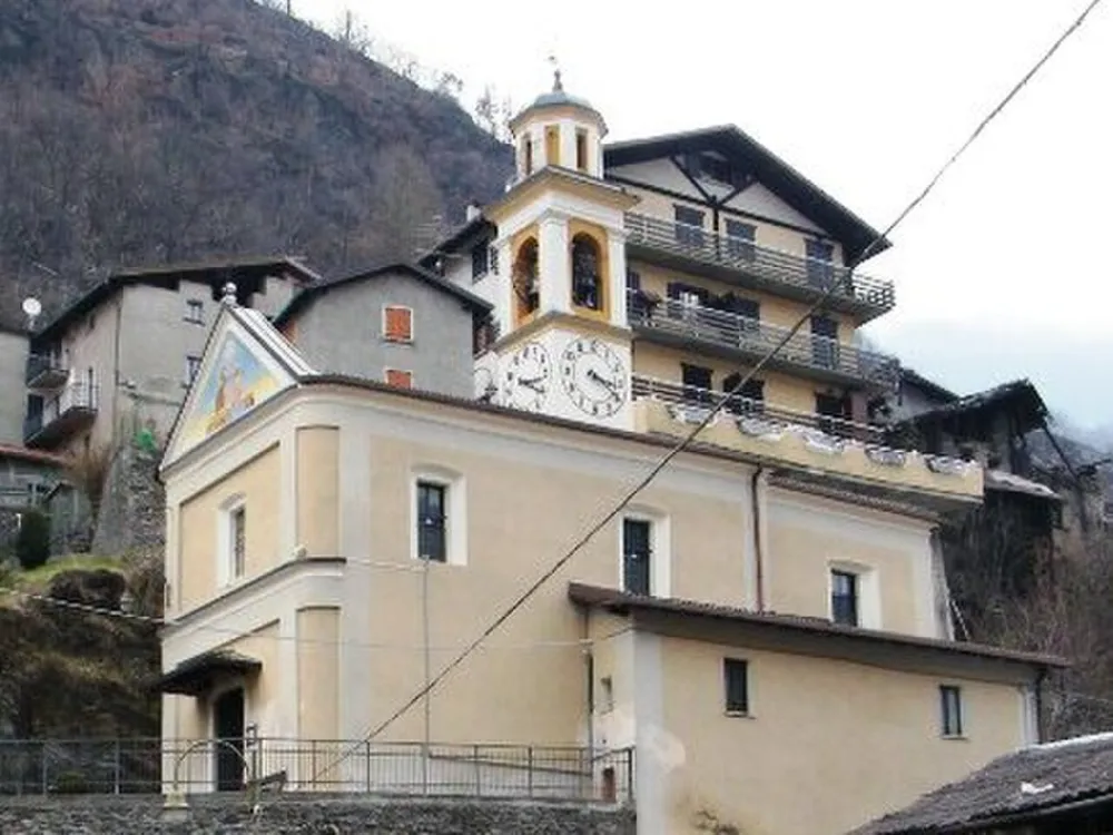Chiesa di San Giovanni Battista (Lombro, Corteno Golgi), Corteno Golgi — exterior