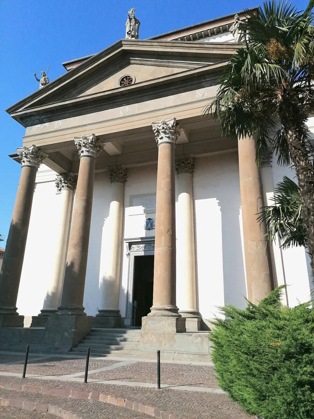 Chiesa di San Martino (Calolziocorte), Calolziocorte — exterior