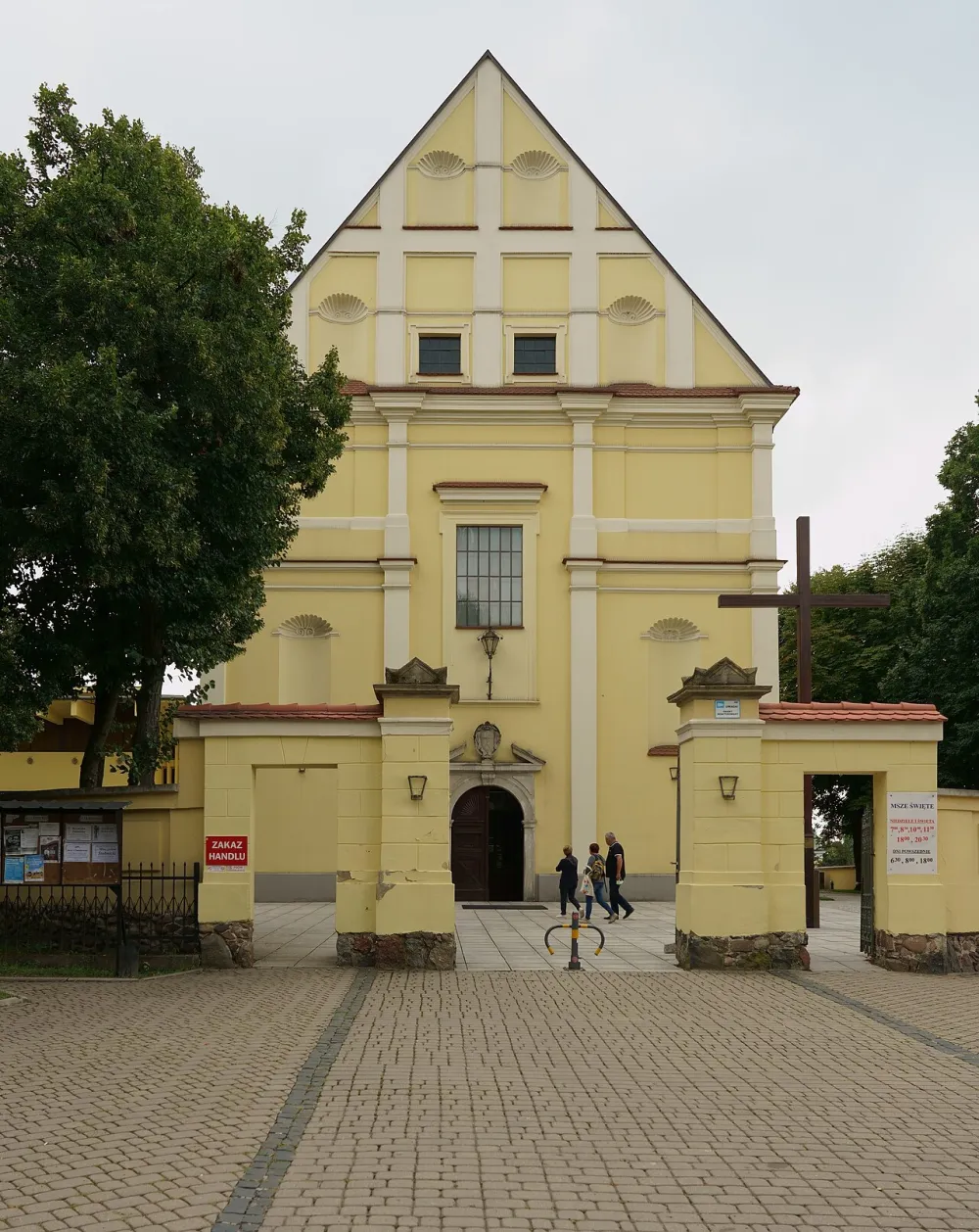 Św. Szczepana, Raszyn, Raszyn — exterior
