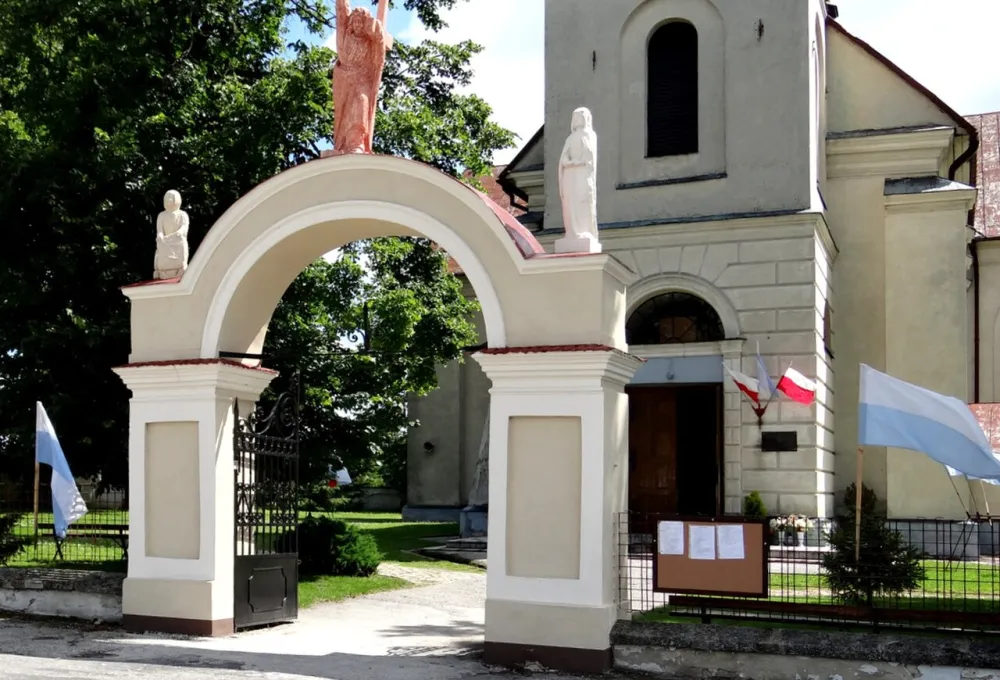 Wniebowzięcia Najświętszej Maryi Panny, Stary Zamość, Stary Zamość — exterior