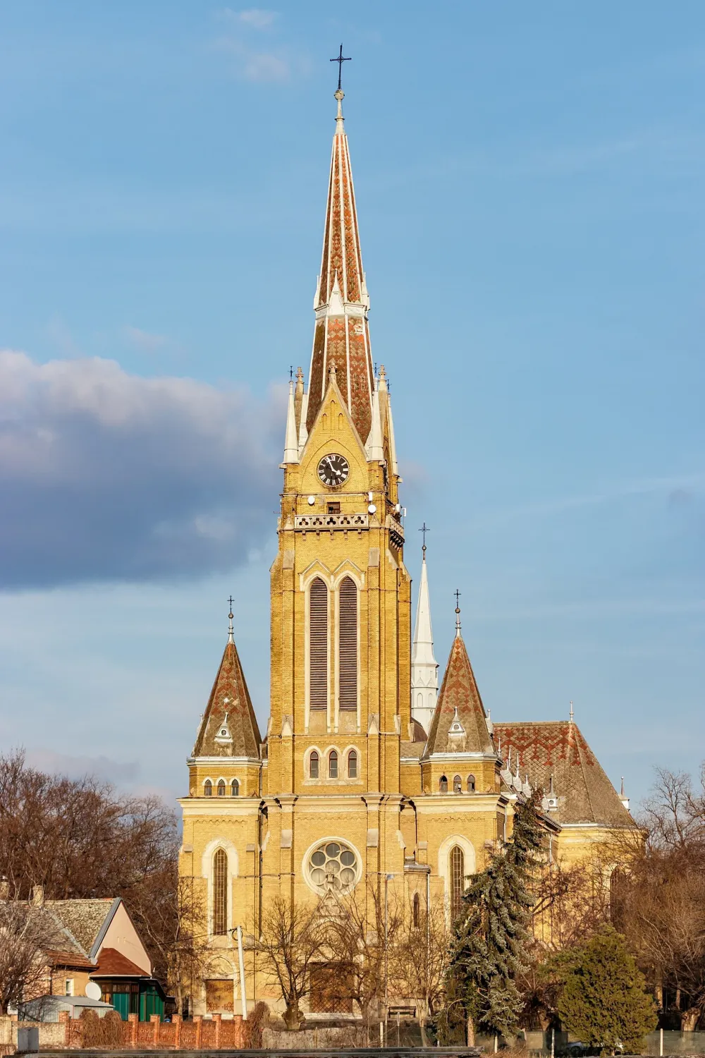 Sarlós Boldogasszony Templom, Општина Бачка Топола — exterior