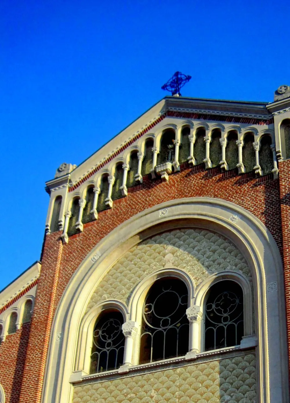 Chiesa del Sacro Cuore (Busto Arsizio), Busto Arsizio — exterior