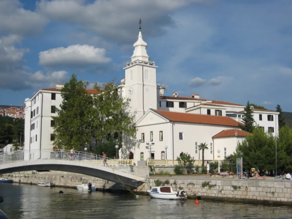 Uznesenja Bl. Djevice Marije, Crikvenica — exterior