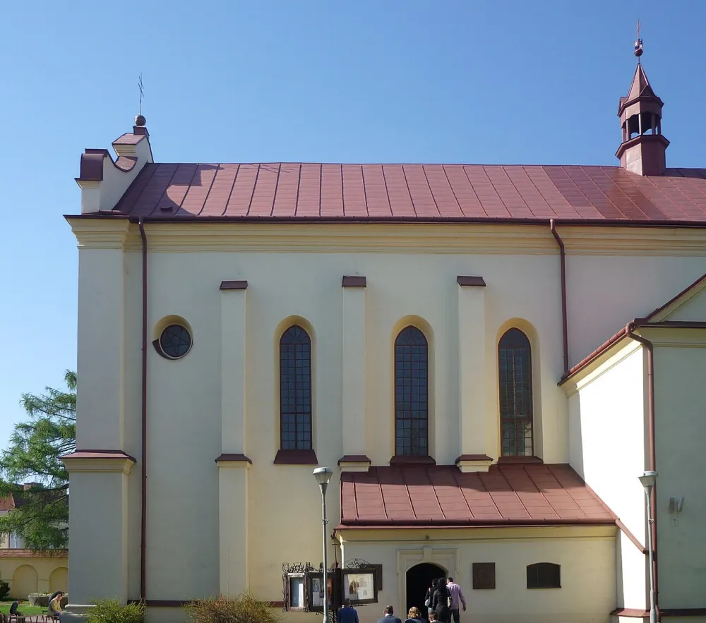 Świętej Trójcy, Leżajsk, Leżajsk — exterior