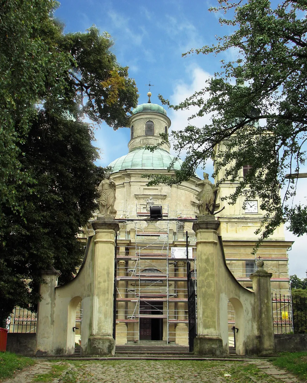 św. Józefa, Klimontów, Klimontów — exterior