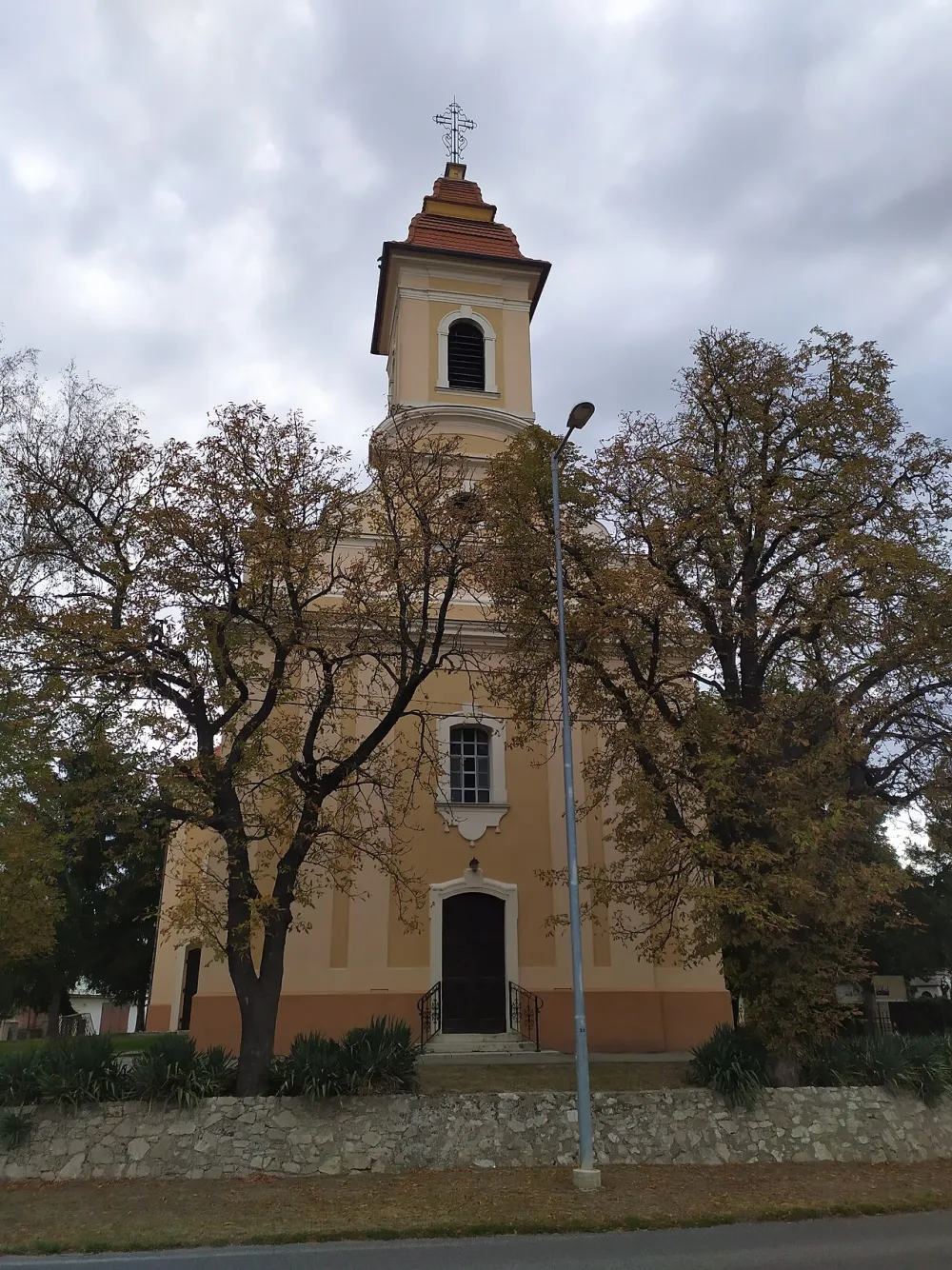 Farský kostol narodenia Panny Márie, Matúškovo — exterior