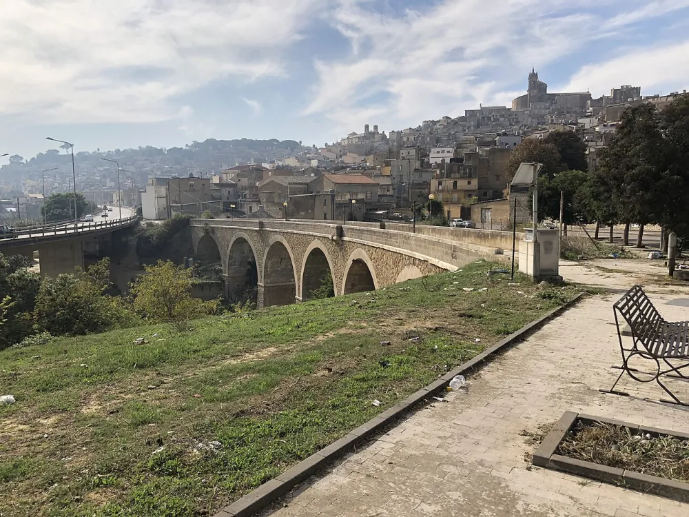 Chiesa di Maria Santissima del Ponte (Caltagirone), Caltagirone — exterior