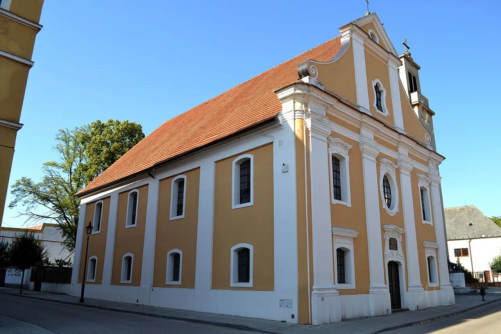 Farský kostol sv. Michala Archanjela, Skalica — exterior