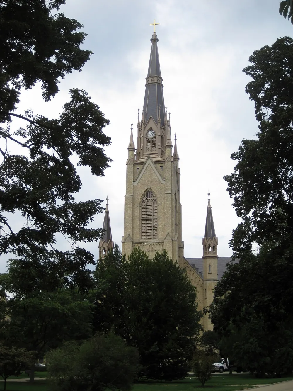Basilica of the Sacred Heart, Notre Dame — exterior