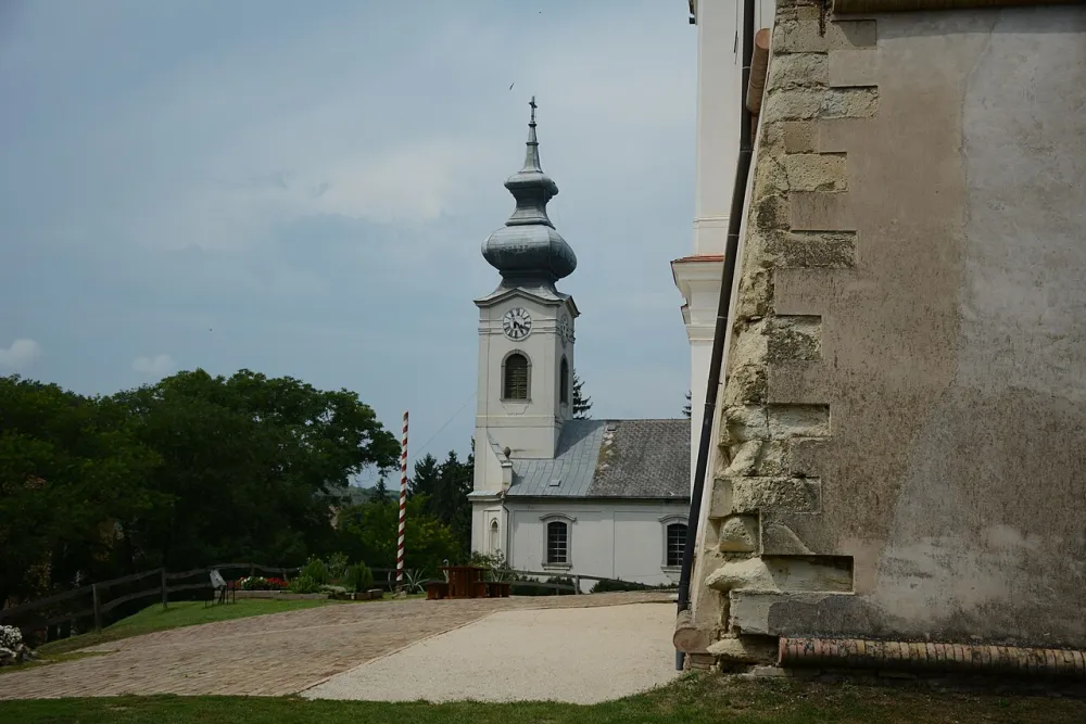 Szent István király-templom, Ozora — exterior