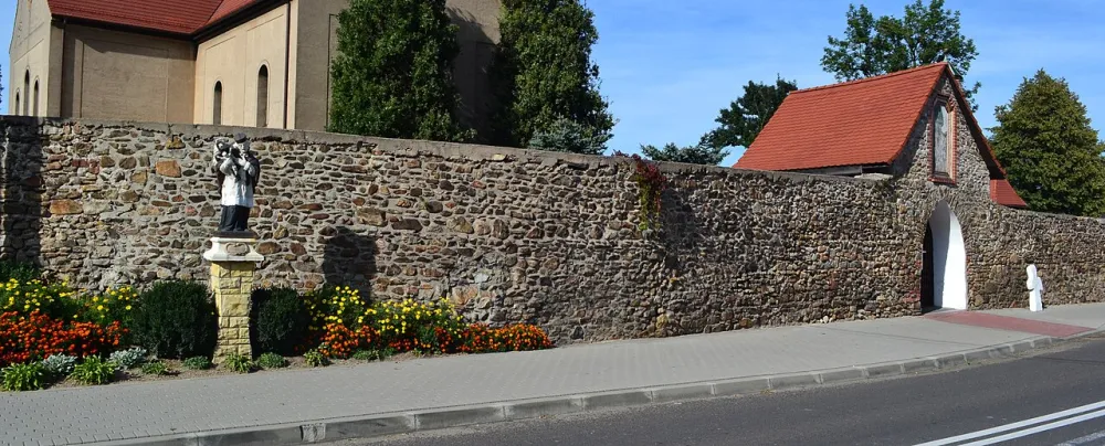 Św. Jerzego, Kamienica, Kamienica — exterior