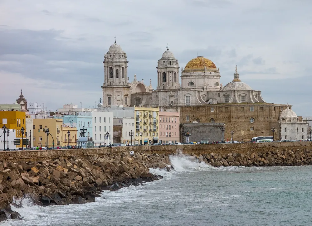Catedral de Santa Cruz, Cadiz — exterior