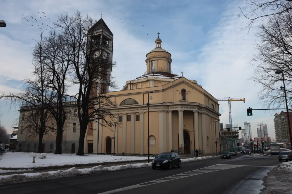 Chiesa delle Stimmate di San Francesco d'Assisi (Torino), Torino — exterior