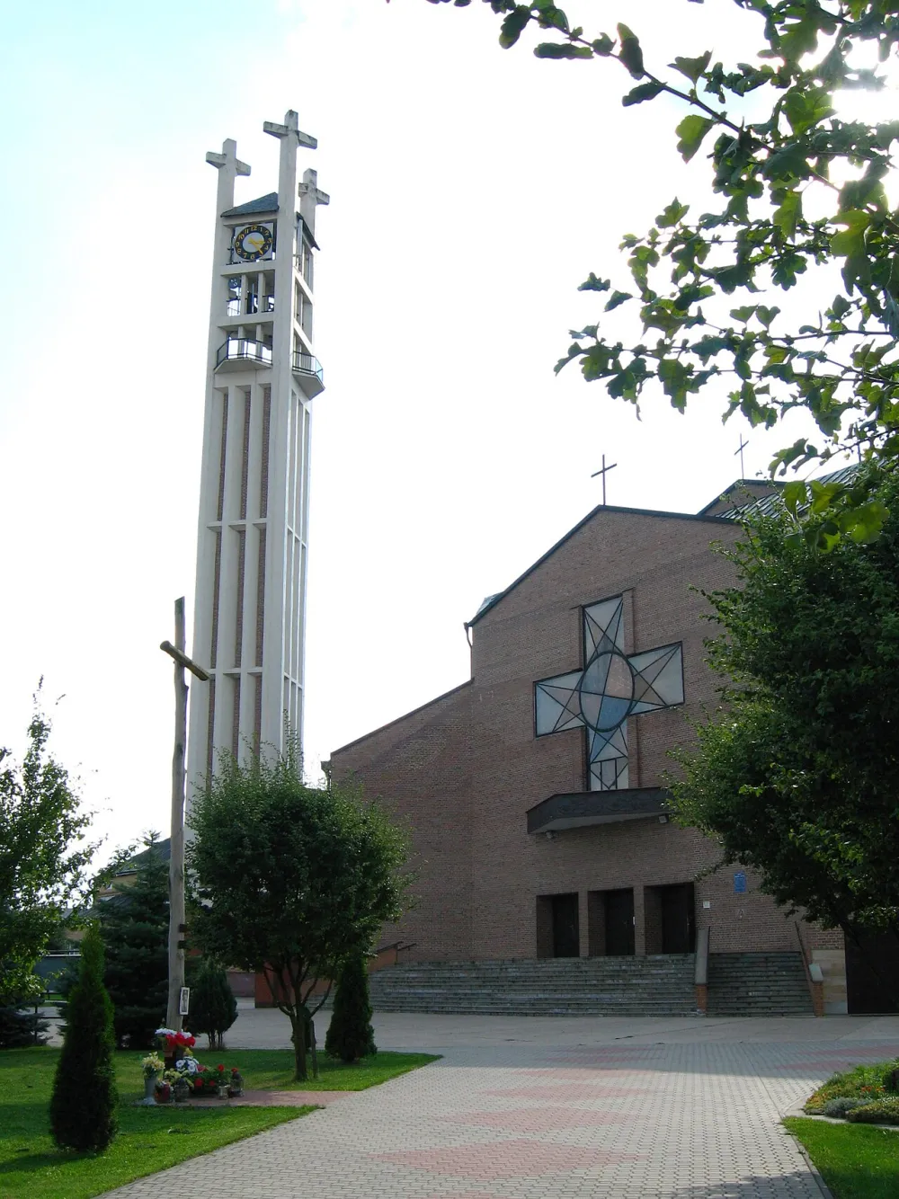 Krzyża Świętego, Łapy, Łapy — exterior