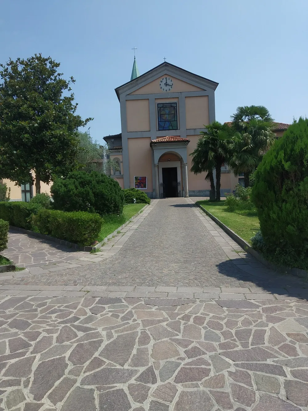 Chiesa dei Santi Pietro e Paolo ai Tre Ronchetti (Milano), Milano — exterior