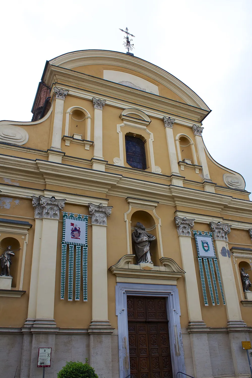 Chiesa di San Martino, Asti — exterior