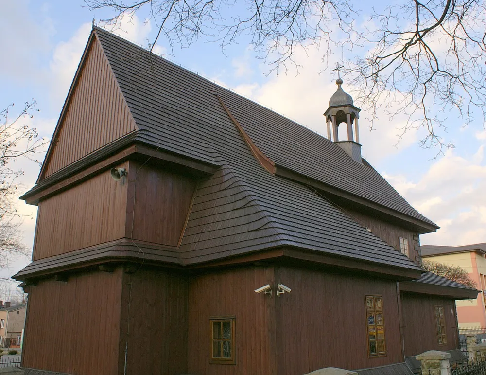 Świętego Ducha i Św. Michała Archanioła, Łask, Łask — exterior