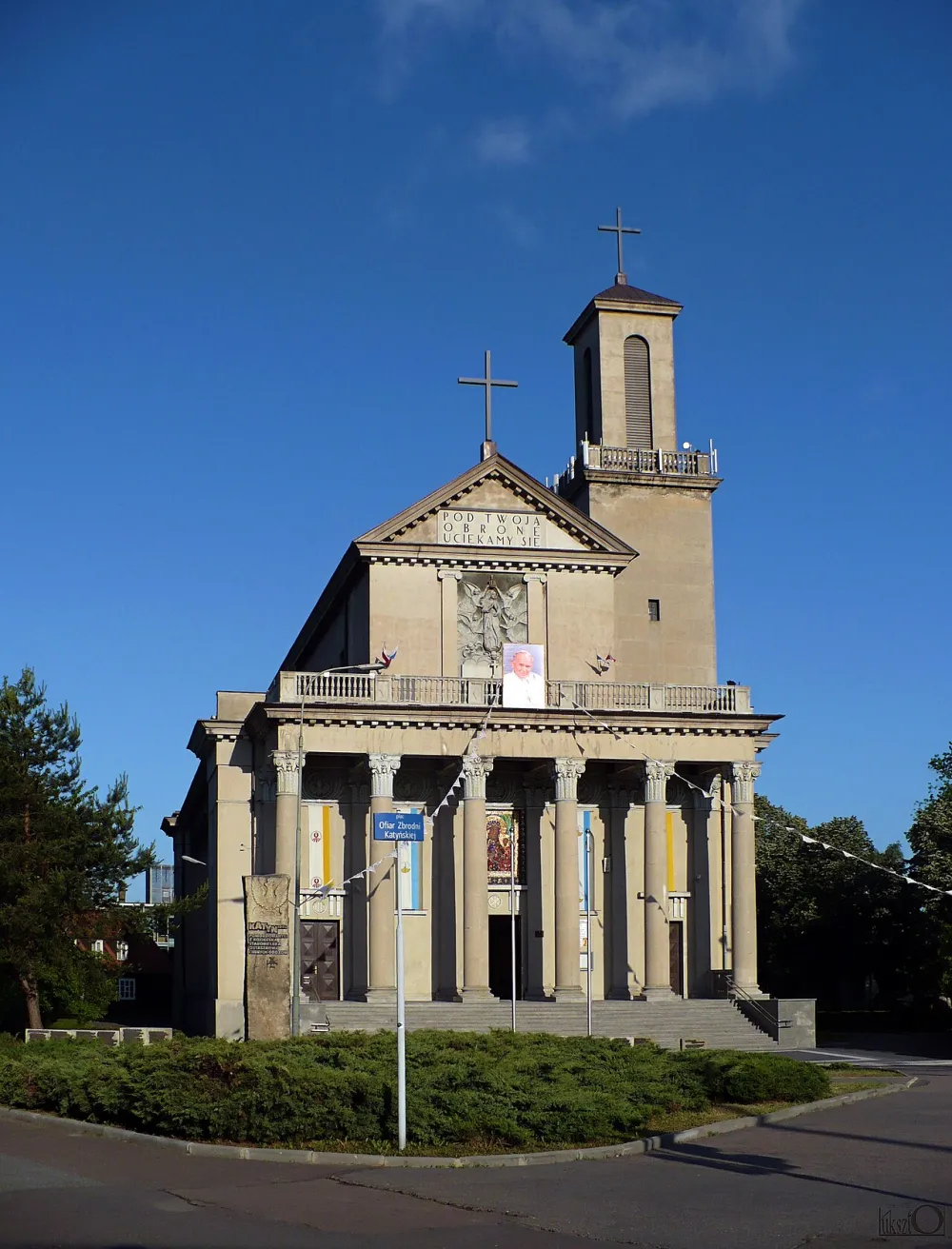 Matki Boskiej Zwycięskiej, Łódź, Łódź — exterior