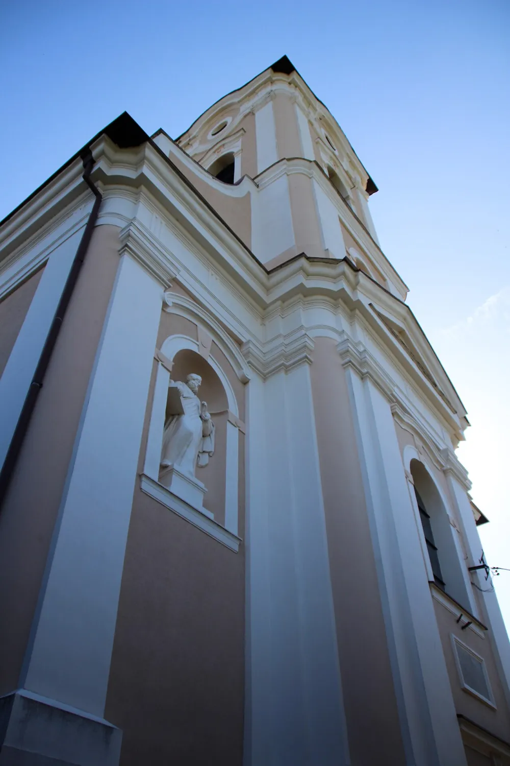 św. Apostołów Piotra i Pawła, Nowa Cerekwia, Nowa Cerekwia — exterior
