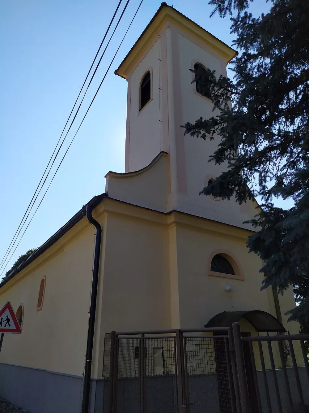 Kostol všetkých svätých, Siladice — exterior
