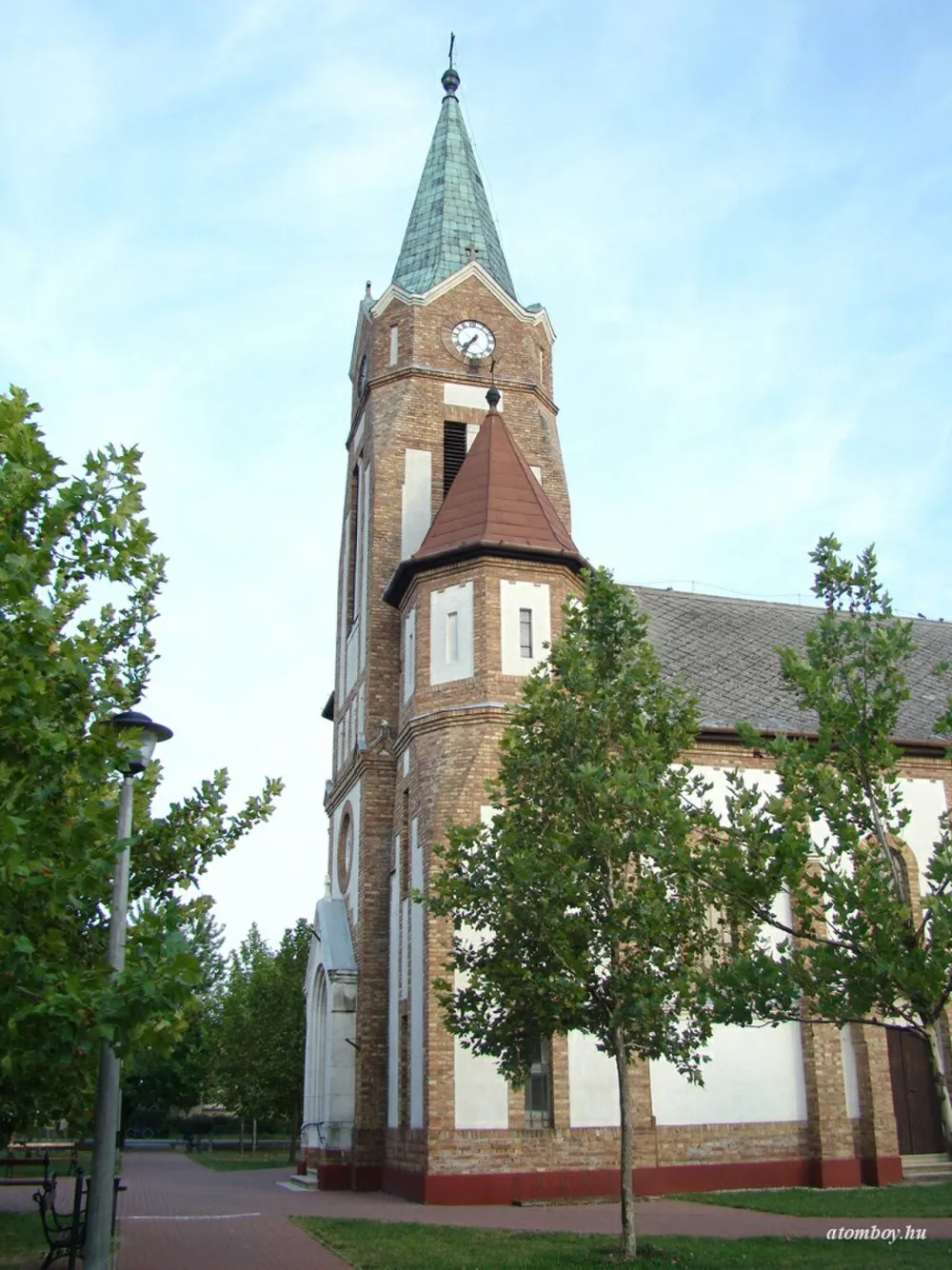 Páduai Szent Antal-templom, Tiszasziget — exterior