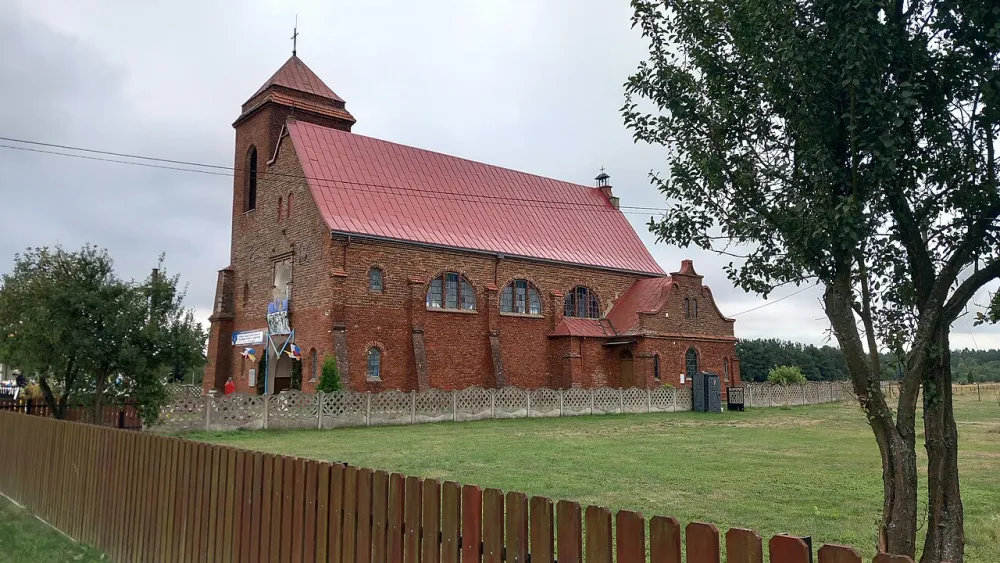 NMP Królowej Polski, Lubień, Lubień — exterior