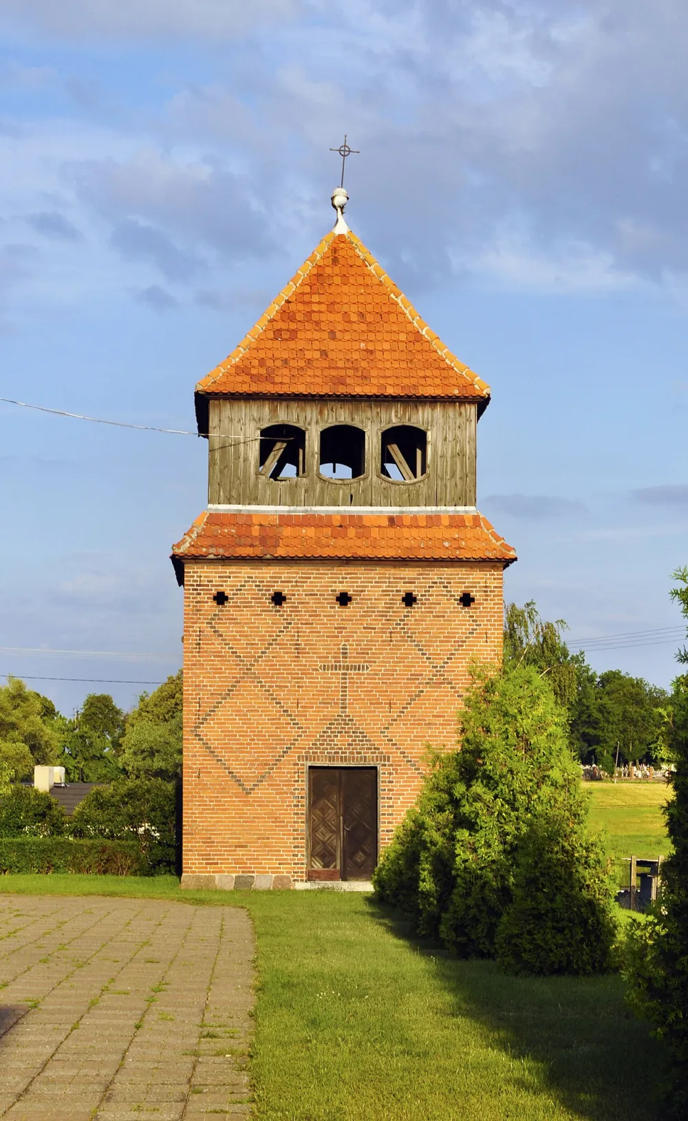 św. Mateusza Apostoła i Ewangelisty, Gębice, Gębice — exterior