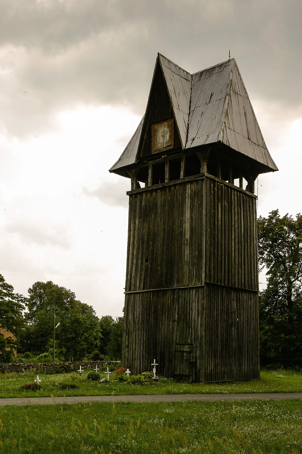 Podwyższenia Krzyża Świętego, Strzeszów, Strzeszów — exterior