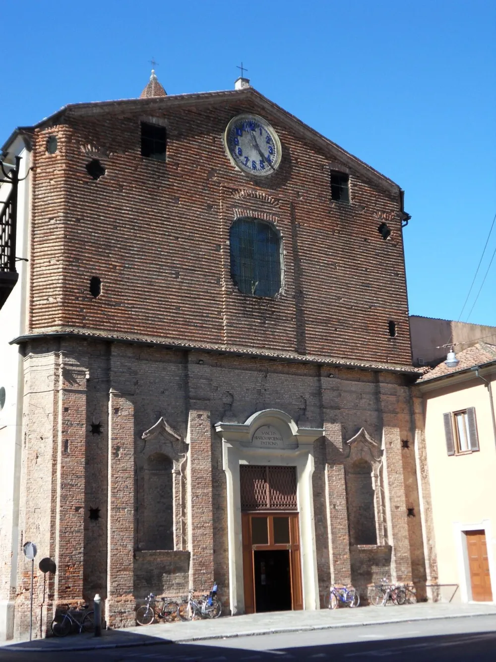Chiesa di Sant'Apollinare e di Sant'Ilario, Cremona — exterior