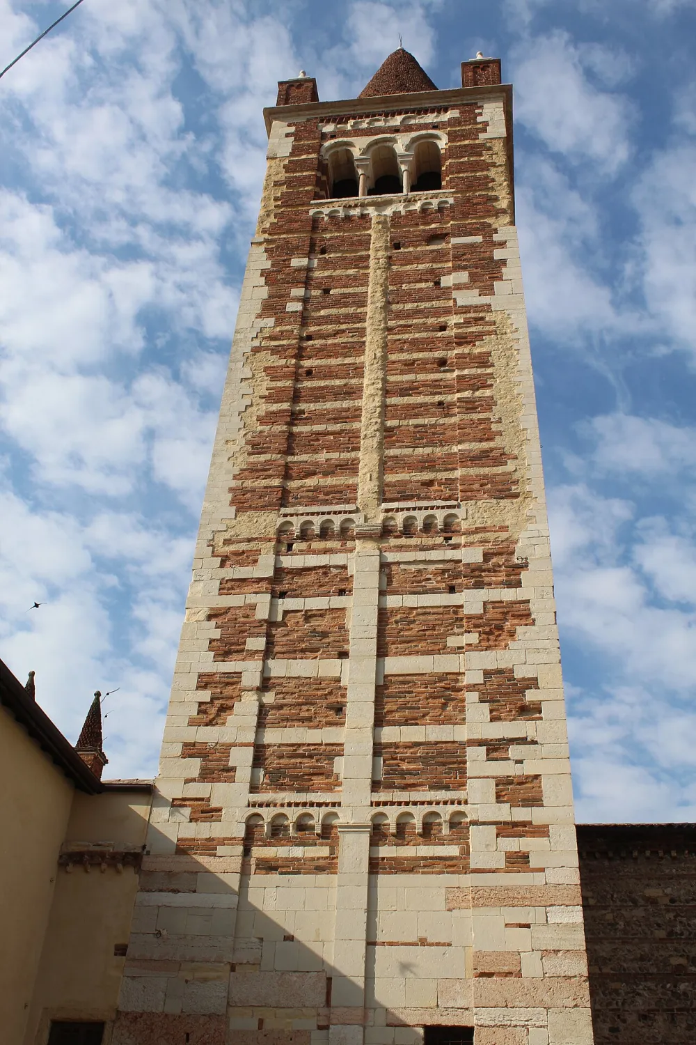 Chiesa della Santissima Trinità  (Verona), Verona — exterior