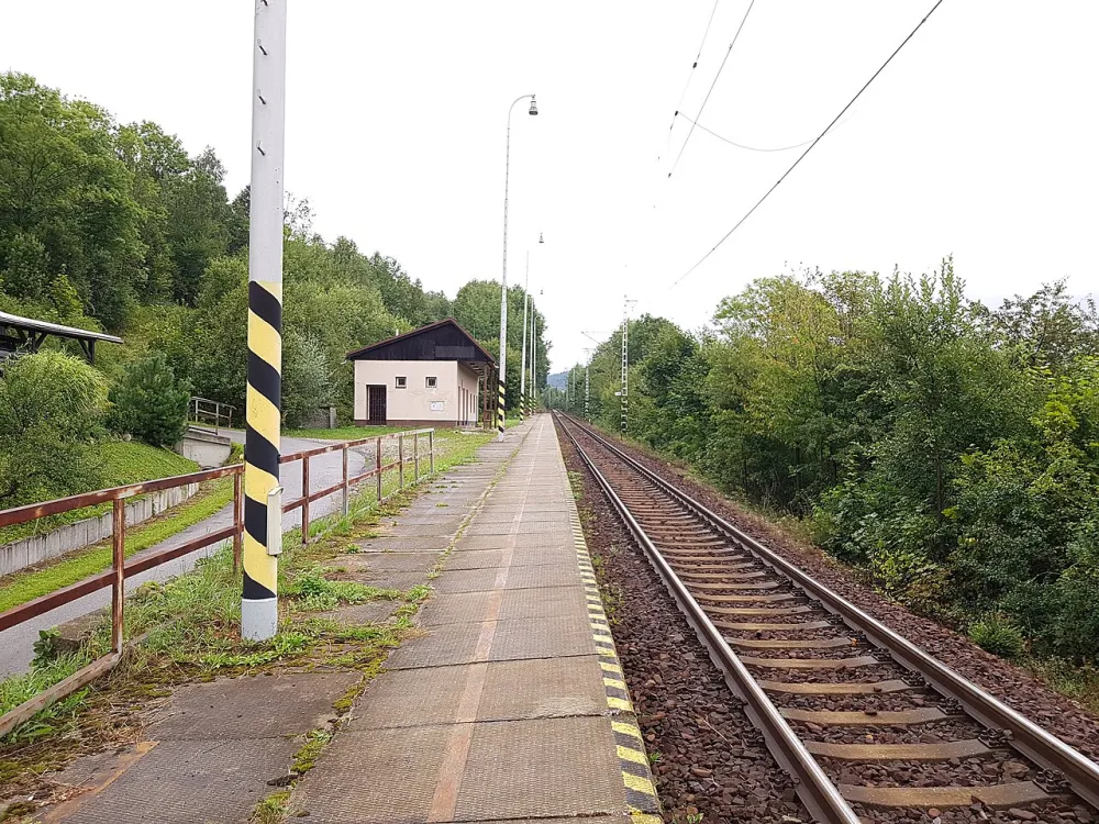 Kaplnka povýšenia Svätého kríža (Kudlov), Skalité — exterior