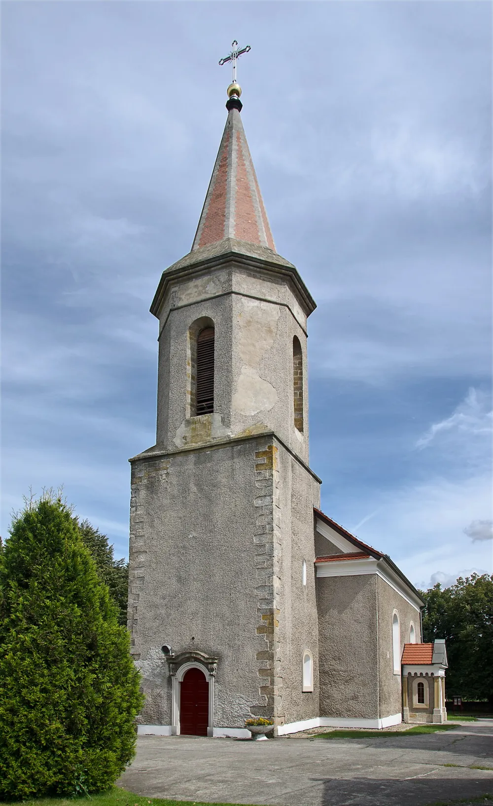 Św. Jadwigi, Tomaszów Bolesławiecki, Tomaszów Bolesławiecki — exterior