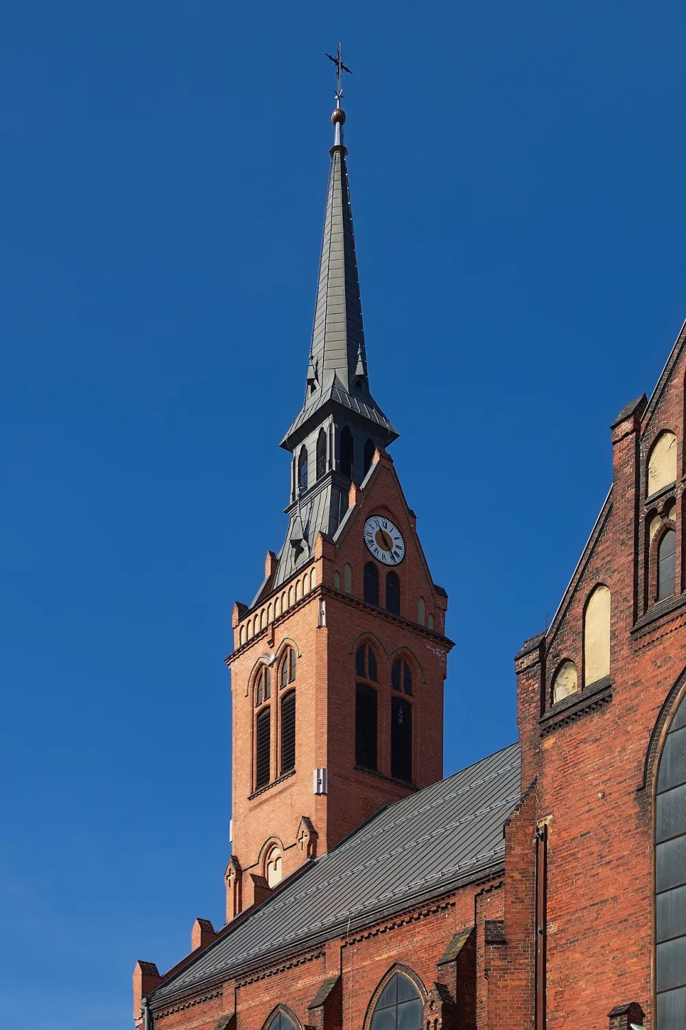 Św. Apostołów Piotra i Pawła, Piekary Śląskie, Piekary Śląskie — exterior